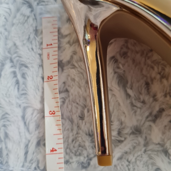 Qupid Rose Gold Metallic Heels Pointed Toe Size 6 - Picture 13 of 13